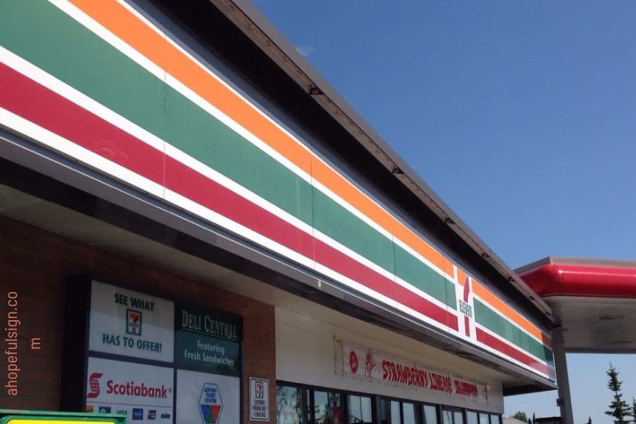 7 Eleven store front