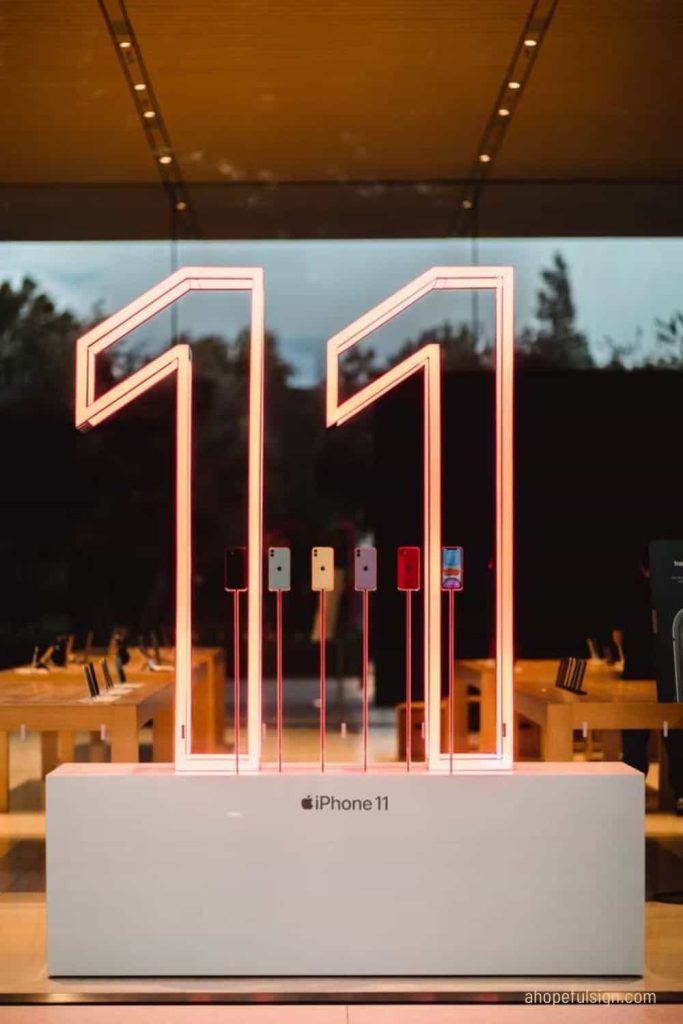 Apple Iphone 11 sign